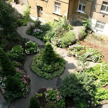 Spacious Elegance In The Heart Of Old Town Apartman Prága