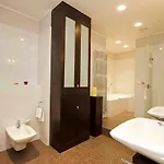 Spacious Elegance In The Heart Of Old Town Apartamento