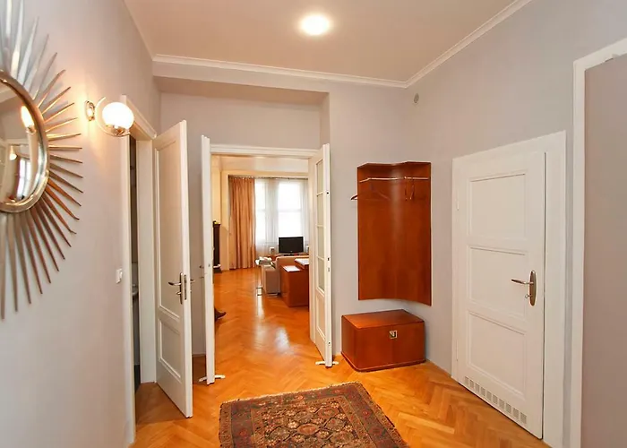 Daire Spacious Elegance In The Heart Of Old Town *
